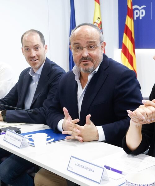 El nuevo PP catalán quiere ser la “casa grande de la Cataluña real” para impulsar a Feijóo a La Moncloa