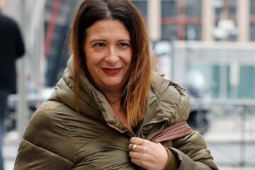 El PSOE eleva ahora de 15.000 a casi 45.000 euros el importe que pagó a Leire Díez por labores de comunicación