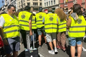 Los voluntarios que acompañaron a los sin techo excluidos de la misa: “Han limpiado las calles porque venía el Papa”