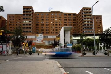 La Fiscalía sospecha ahora que el padre del bebé maltratado en Barcelona intentó matarlo