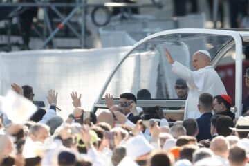 El Papa, ante 1,2 millones de personas: “Nadie puede arrodillarse ante el Señor y despreciar al hermano”