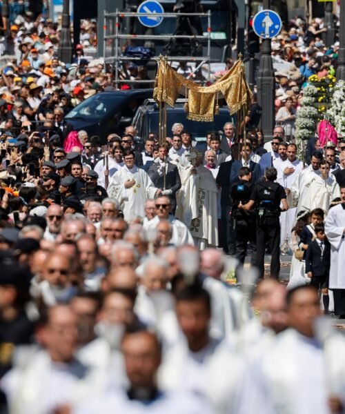 Visita del Papa León XIV, en directo | El Papa se reunirá con víctimas de abusos en la Iglesia este lunes