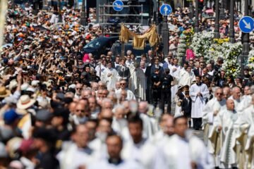 Visita del Papa León XIV, en directo | El Papa se da un baño de fieles en Cibeles antes de dirigirse al mundo de la cultura, el arte y el deporte