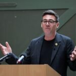 El favorito a primer ministro británico, Andy Burnham, promete un “cambio radical” en el Reino Unido: “El sistema está roto”