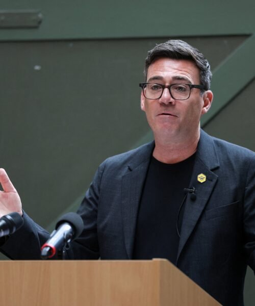 El favorito a primer ministro británico, Andy Burnham, promete un “cambio radical” en el Reino Unido: “El sistema está roto”