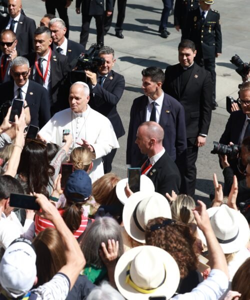 Recados, reproches y guiños para todos en el discurso del Papa en el Congreso