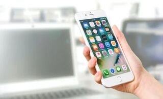 Un estudio señala que 7 de cada 10 alumnos de primaria extremeños disponen de móvil propio