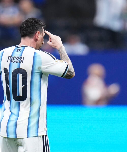 Todos los españoles debemos ir con Messi…