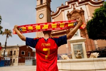 En el pueblo de Ferran, un gol con sabor a dulce para la gloria de todos: «Es como si hubiera caído un meteorito en Foios»