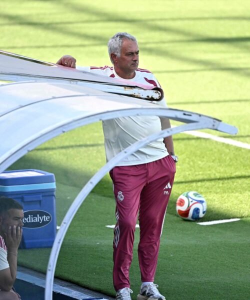 Una goleada al Leganés y el saludo de Mourinho a la prensa: el Madrid cambia las grandes giras por los mini-derbis en Valdebebas
