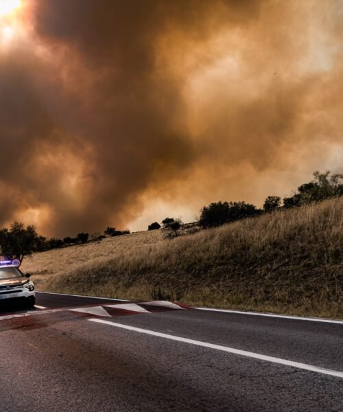 Madrid registra un tercer incendio que obliga a evacuar Aldea del Fresno, una urbanización y tres residencias