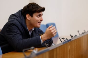 El Congreso vuelve a sancionar a Vito Quiles y lo acerca a la retirada definitiva de su acreditación