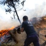 Última hora de los incendios forestales, en directo | El incendio en Madrid se mantiene sin reproducciones durante la noche