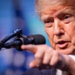 Trump asegura que Estados Unidos debería controlar el estrecho de Ormuz y cobrar por su uso