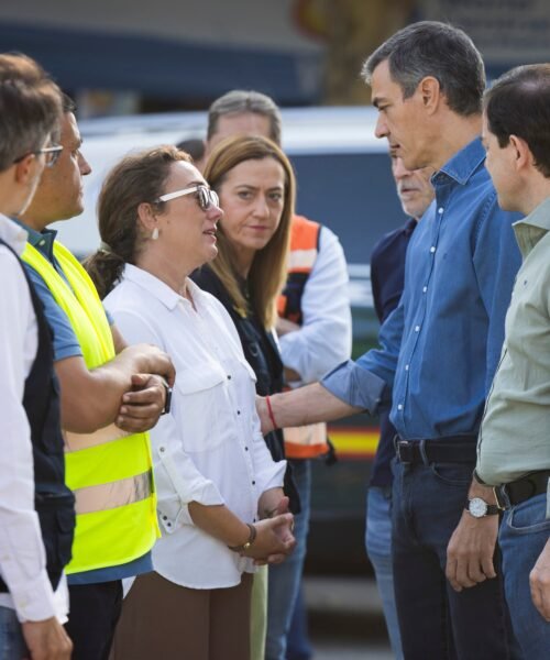Última hora de los incendios forestales, en directo | La UME da por contenidos todos los frentes de los incendios de Madrid y Ávila, aunque se mantienen activas varias cabezas