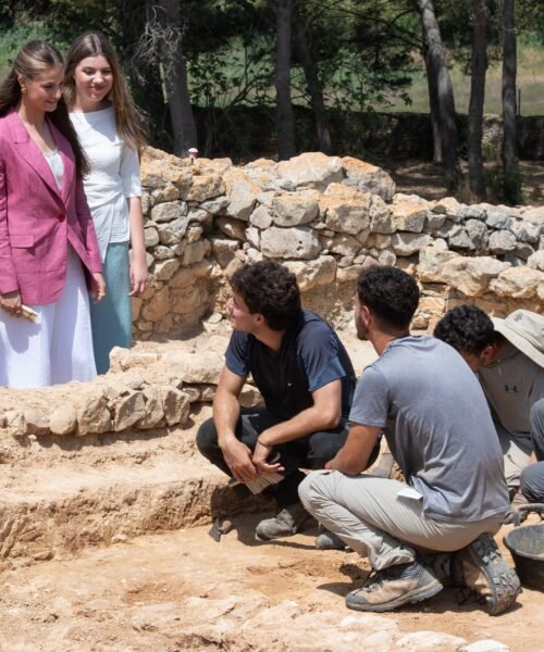 La princesa Leonor visita las ruinas de Empúries junto a jóvenes de la Fundación Princesa de Girona