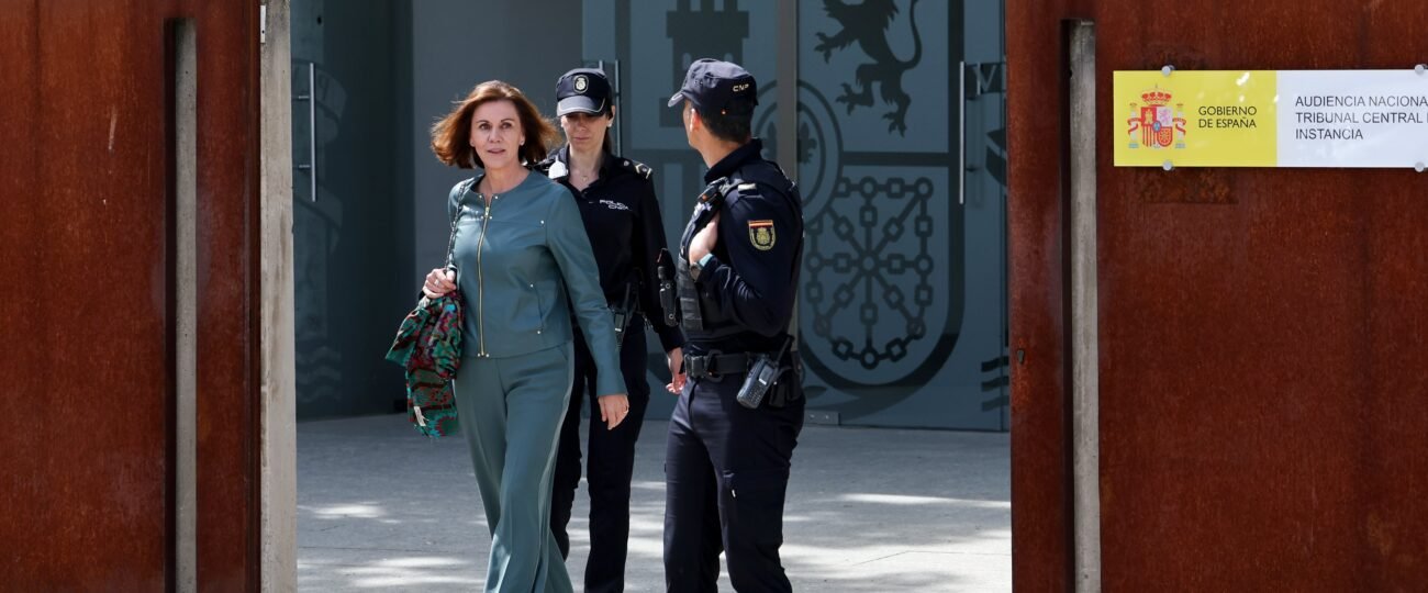El PSOE pide imputar a Cospedal tras la orden del juez de buscar “indicios de criminalidad” en sus conversaciones con el comisario Villarejo