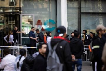Barcelona supera, por primera vez, en 2025 los cuatro millones de trámites anuales  