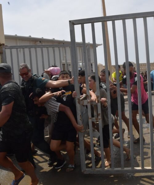Última hora de la entrada de inmigrantes a Ceuta, en directo | El PP se lanza contra el Gobierno por la crisis y reivindica su proposición de ley para las devoluciones
