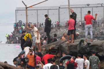 Última hora de la entrada de inmigrantes a Ceuta, en directo | Más de 40.000 inmigrantes han entrado de manera irregular en Ceuta, según las primeras estimaciones