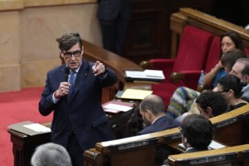 Salvador Illa defiende la gestión de los incendios ante las críticas de la oposición: “El Govern no ha cometido  negligencia”