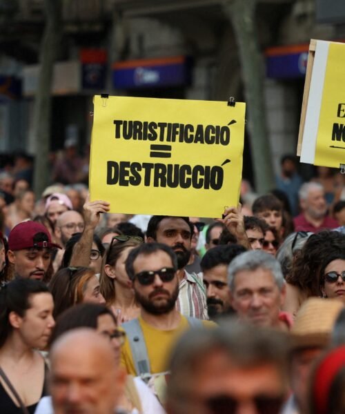 Multitudinaria protesta en Palma contra la masificación turística: “Está todo sobreexplotado”