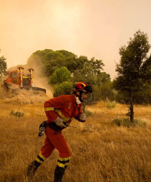 Levantan la evacuación de 9 de los 11 pueblos de Toledo desalojados por los incendios
