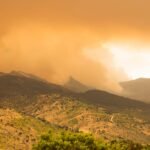 Última hora de los incendios forestales, en directo | Más de 60.000 afectados por el fuego voraz en Madrid y Ávila