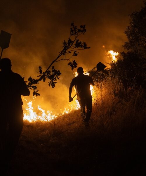 El incendio de Femoselle quema ya 11.000 hectáreas mientras la mejora relativa de Castellón permite el realojo de 1.000 personas