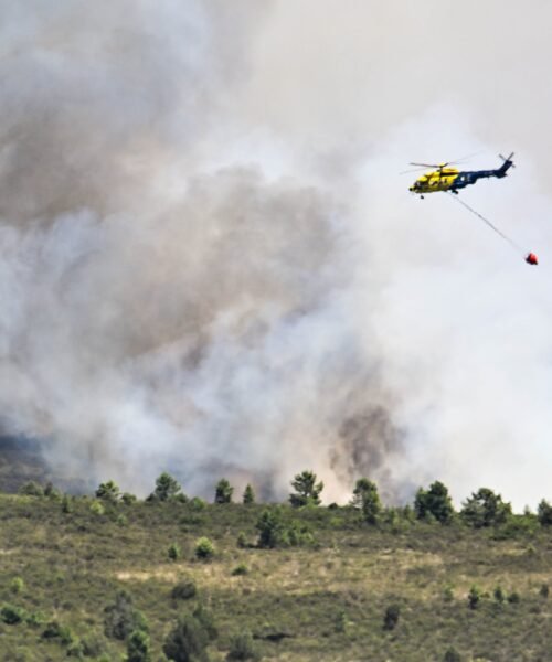 El incendio de Guadalajara suma medio millar de evacuados y alcanza ya las 3.500 hectáreas