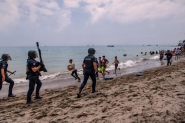 Última hora de la entrada de inmigrantes a Ceuta, en directo | Al menos 10 migrantes han muerto al intentar entrar a nado en Ceuta