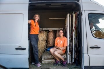 Los vecinos que tratan de volver al fuego: “Tenemos que pasar, los voluntarios necesitan relevo”