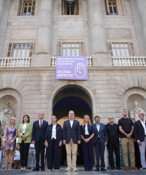 Barcelona guarda un minuto de silencio en repulsa por el último asesinato machista en San Martí