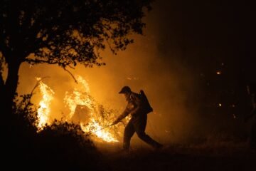 Última hora de los incendios forestales, en directo | El incendio de Zamora obliga a desalojar dos poblaciones más