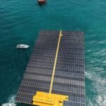 El Puerto de Valencia prueba la primera plataforma solar marina de España