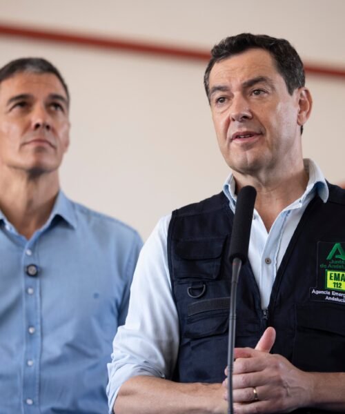 La oposición andaluza pide que Moreno explique en el Parlamento la gestión del incendio de Los Gallardos