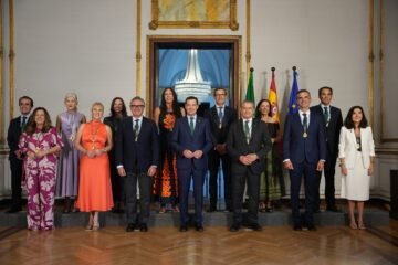 Moreno pide “coordinación” a sus consejeros y defiende el pacto con Vox: “Es fruto de dos partidos, pero un solo Gobierno”