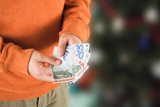 Salario anual bruto por trabajador fue de 23.254,40€ en Extremadura en 2025, un 3,23% más