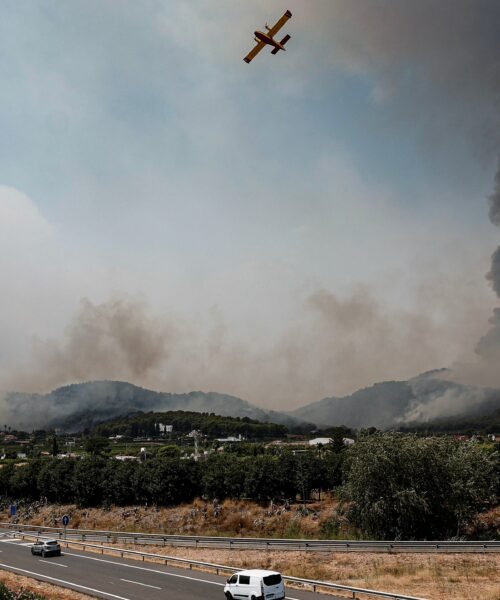 Incendio forestal en La Vall de Uixó (Castellón), en directo: última hora del fuego en la Sierra de Espadán