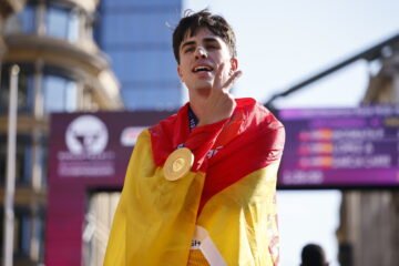 Paul McGrath, el nuevo prodigio de la marcha estudia periodismo y se apoya en la religión: «A partir de ahora, un bronce o una plata será un fracaso»