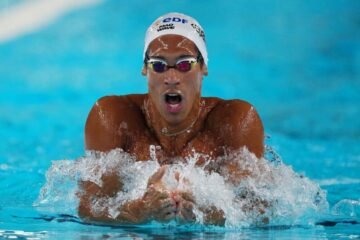 Hugo González se cuelga la plata en los 200 estilos y Laura Cabanes el bronce en los 200 mariposa de los Europeos de París