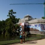 Cinco mil nuevos cristales para el Palacio de Cristal: “Cada vez que había pedrisco, ¡a cambiar vidrios!“