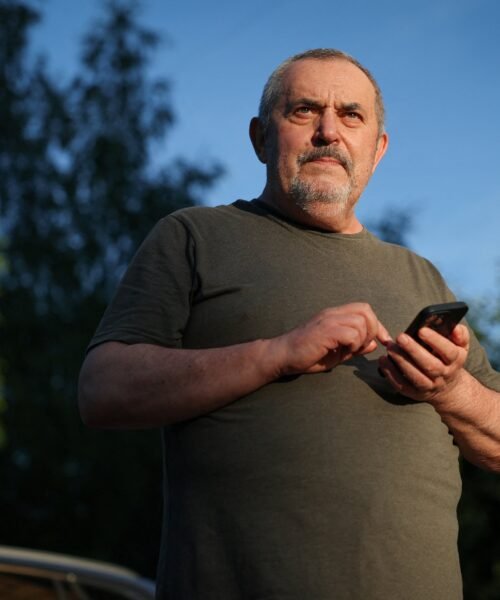 El opositor a Putin Borís Nadezhdin abandona Rusia y aparece en París: “Estoy vivo y libre”