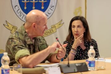 Última hora de la entrada de inmigrantes a Ceuta | Robles anuncia que no irá al Senado la semana próxima y apunta a la vuelta del verano