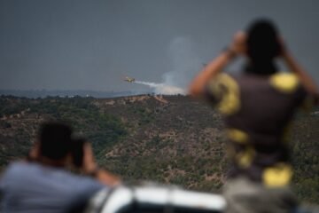 El fuego en Huelva continúa su avance y se acerca a Aznalcóllar tras arrasar 31.000 hectáreas