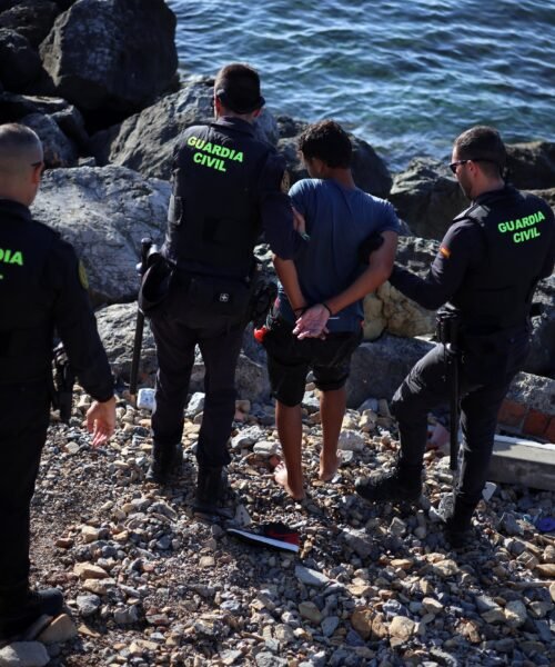 Última hora de la entrada de inmigrantes a Ceuta, en directo | Las autoridades ceutíes cifran en 88 los fallecidos que están en la morgue