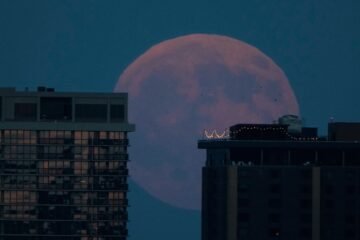 El eclipse parcial de Luna, en imágenes