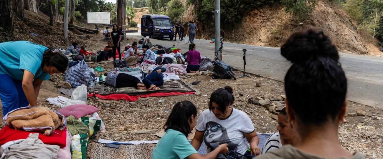 Última hora de la entrada de inmigrantes a Ceuta, en directo | Ceuta acepta el plan del Gobierno de trasladar 500 niñas migrantes a la Península como “medida extraordinaria”