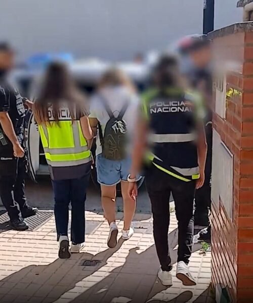 Hacinadas, drogadas y sometidas con ritos de santería: así malvivían las víctimas de una red de prostitución desarticulada en Soria y Castellón
