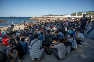 Última hora de la entrada de inmigrantes a Ceuta, en directo | Feijóo cree que el Rey “quiere ir a Ceuta” porque “le corresponde” y pide al Gobierno que lo “autorice”
